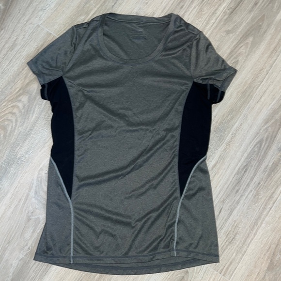 Tops - Gray workout shirt